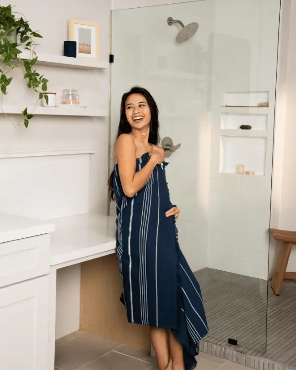 Alternative view of Classic XL Bath Bundle - Navy | Sand Cloud