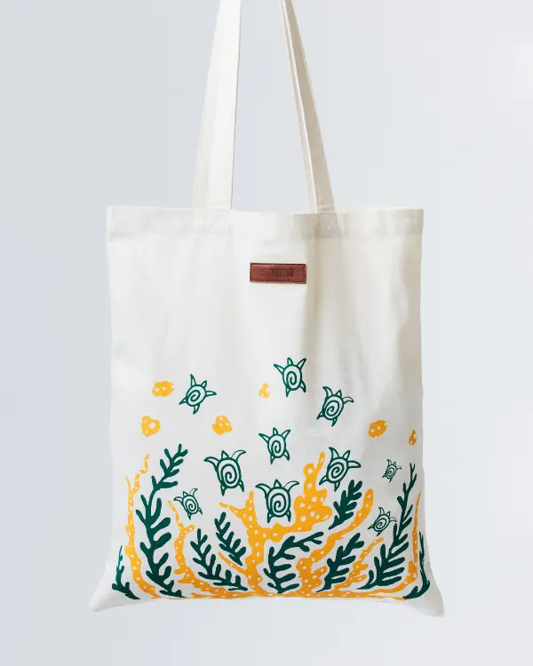 Alternative view of Swimming Turtles Everyday Tote | Sand Cloud