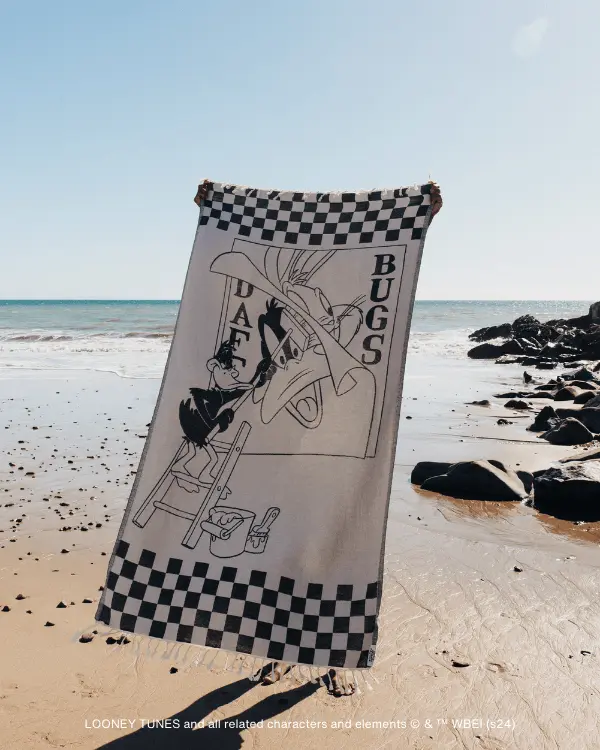 Alternative view of Daffy Duck | Sand Cloud
