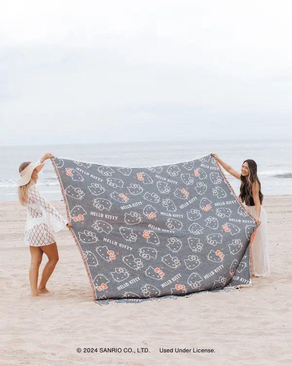 Alternative view of Hello Kitty - Hello Kitty Bows - PARTY BLANKET | Sand Cloud